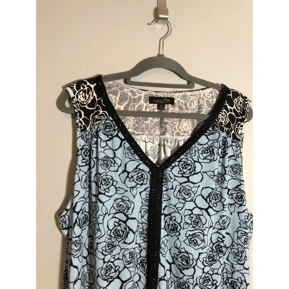 Suzanne Betro Floral Sleeveless Top Women 4X Blue Black Crochet Lace Ruffle Hem